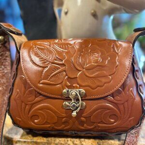 Patricia Nash Very Good Condition Leather Lucia Chocolate Rose Tooled Micaela